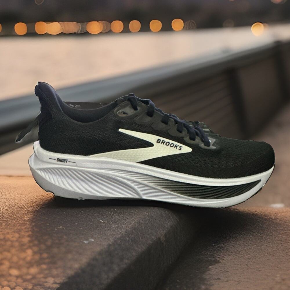 New Women's Size 7.5 Brooks Ghost 17 Black White 120431 1B 090